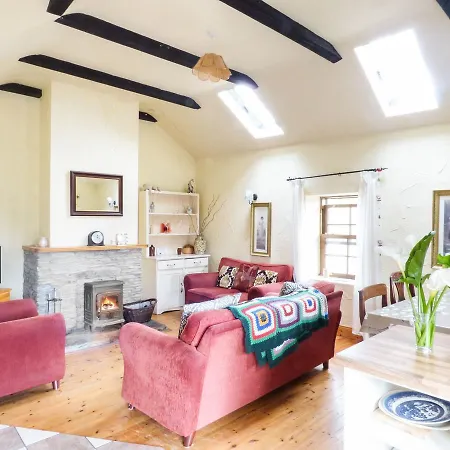 Daffodill Tinahealy Holiday home